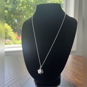 ✨💎LIKE NEW💎✨TIFFANY & CO. ATLAS CUBE NECKLACE W/ BOX.